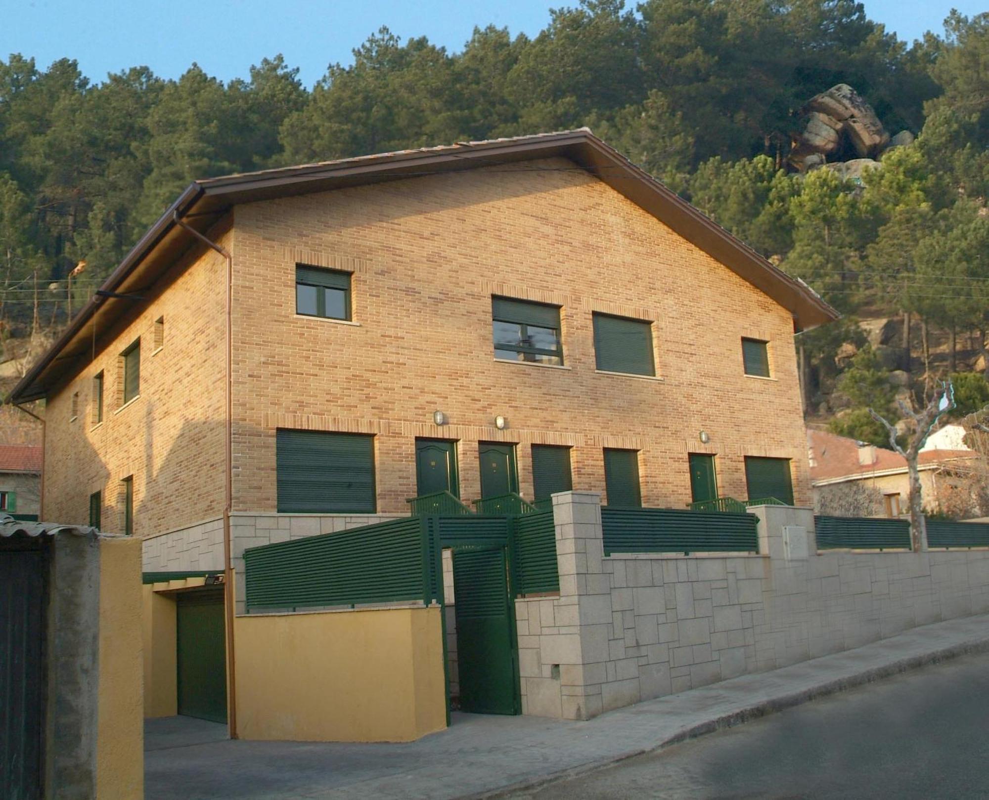Collado Mediano Apartahotel Rural Collarubio Luxury מראה חיצוני תמונה